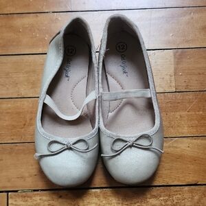 Cat & Jack Shimmering Gold Cream Kids Dress Shoes Size 12